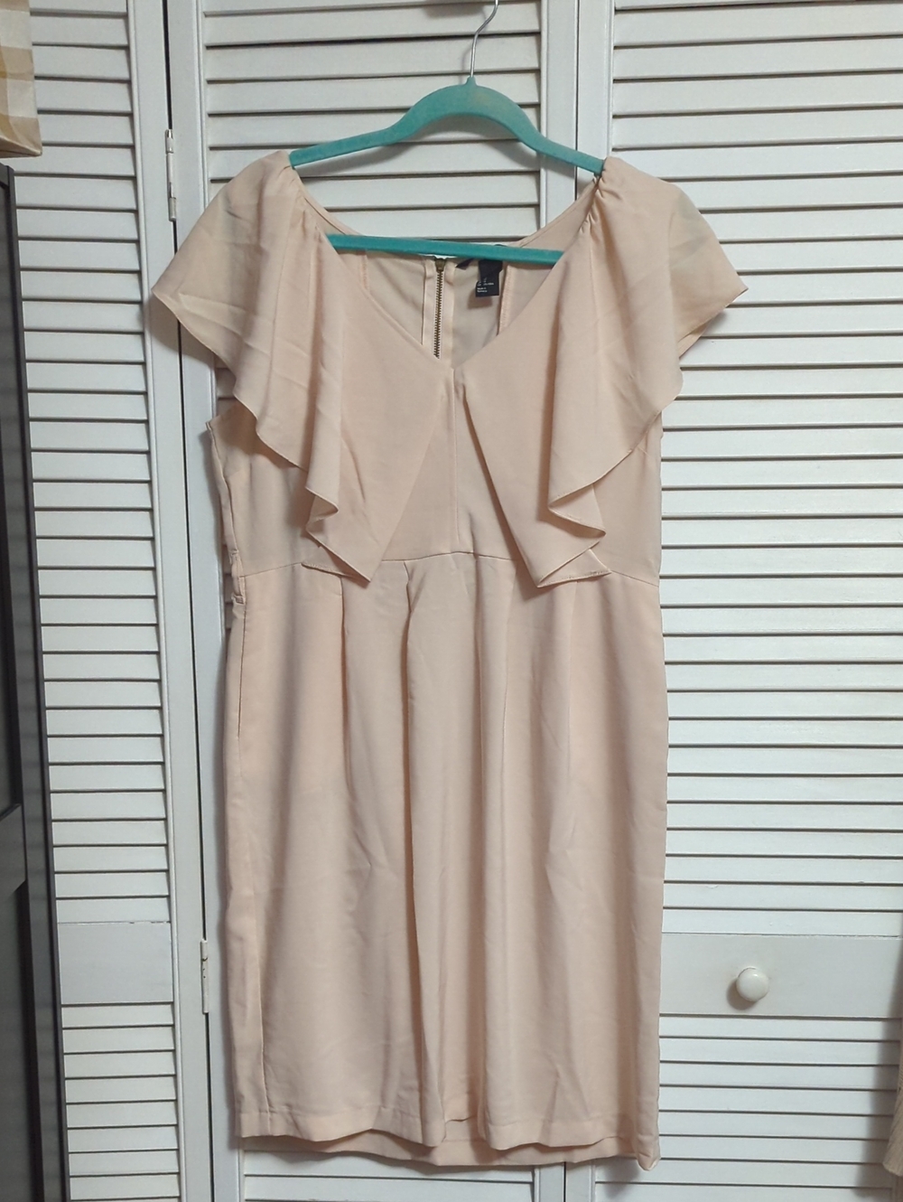 H&M Blush Cream Ruffle V-Neck Midi Dress
